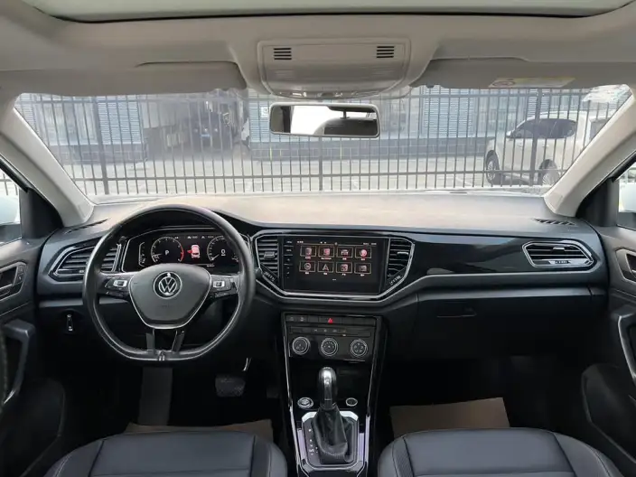Volkswagen T-Roc 2021 Model 280TSI DSG 2WD Comfort Smart Connect 30th Anniversary Memorial Edition – фото 10