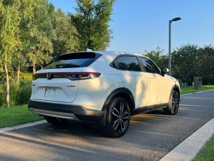 Honda Vezel 2023 Model 1.5L CVT Deluxe Edition – фото 6