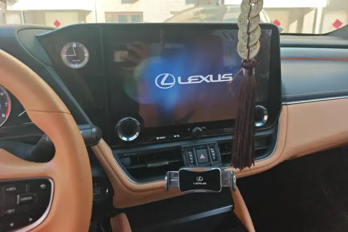 Lexus ES 2025 Model 200 Premium – фото 9
