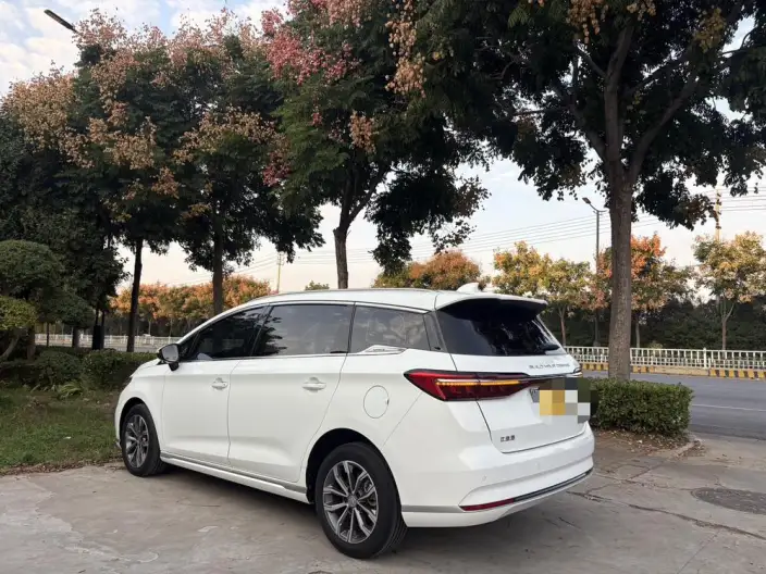 BYD Song MAX 2021 Model L Class Edition 1.5T Automatic Luxury Model 7 seat – фото 5