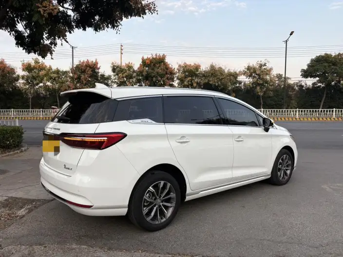 BYD Song MAX 2021 Model L Class Edition 1.5T Automatic Luxury Model 7 seat – фото 7