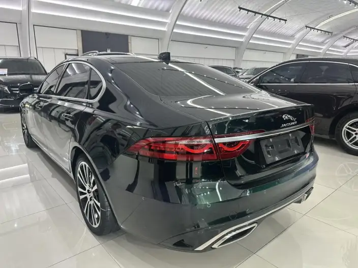 Jaguar XFL 2024 Model 2.0T P250 2WD Exclusive Deluxe Edition