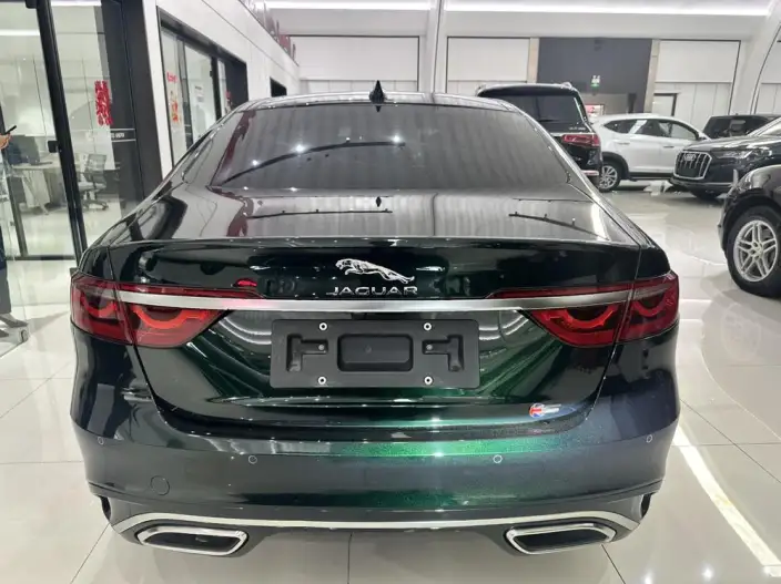 Jaguar XFL 2024 Model 2.0T P250 2WD Exclusive Deluxe Edition
