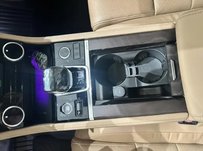 Jaguar XFL 2024 Model 2.0T P250 2WD Exclusive Deluxe Edition – фото 8
