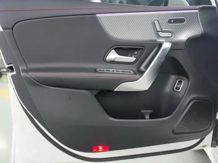 Mercedes-Benz A-class 2024 Model Facelift A 200 L Fashion Edition – фото 9