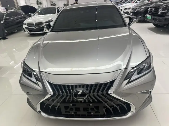 Lexus ES 2022 Model 200 Superior Edition