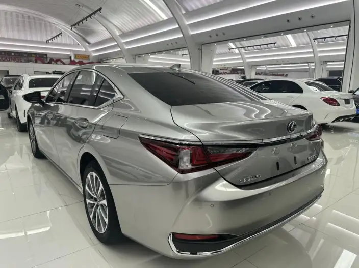 Lexus ES 2022 Model 200 Superior Edition