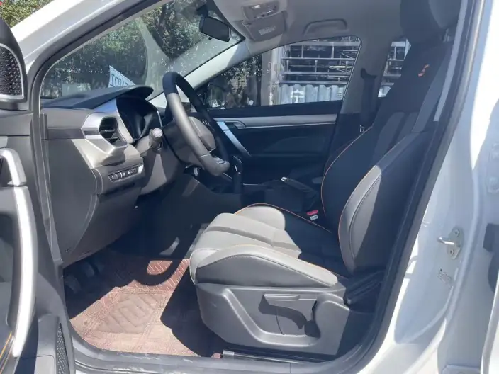 Geely Binyue 2023 Model 1.4T Manual Gold Edition – фото 10