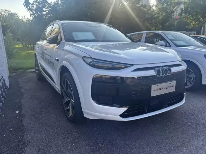AUDI Q6L e-tron 2026 Model First Edition Pilot Edition