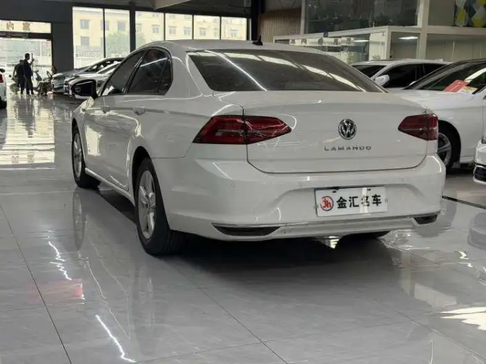 Volkswagen Lamando 2021 Model 230TSI DSG Fashion edition – фото 4
