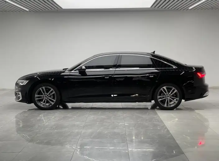 Audi A6L 2024 Model 40 TFSI Luxury Dynamic Model – фото 4