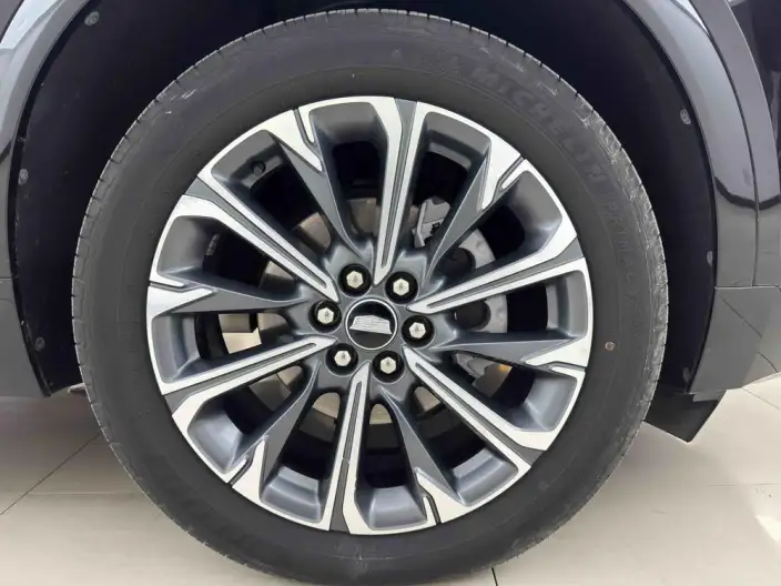 Cadillac XT5 2025 Model 28T 4WD Luxury Model – фото 8