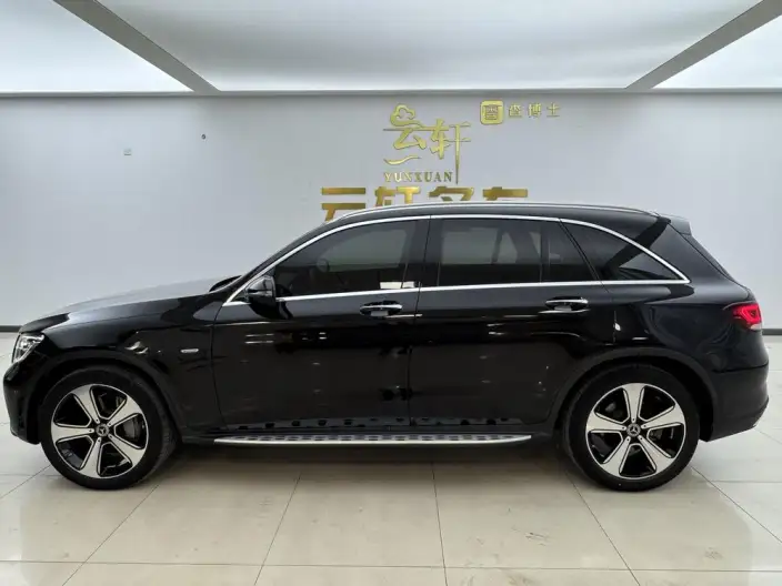 Mercedes-Benz GLC 2022 Model GLC 300 L 4MATIC Dynamic Model Collector Edition – фото 4