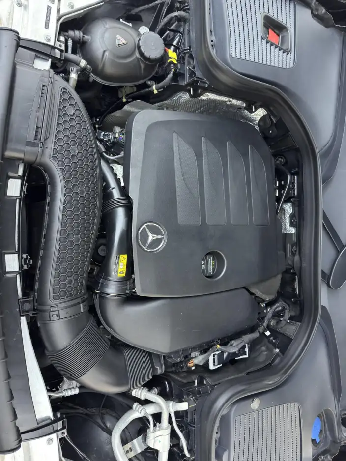Mercedes-Benz GLC 2022 Model GLC 300 L 4MATIC Dynamic Model Collector Edition – фото 8