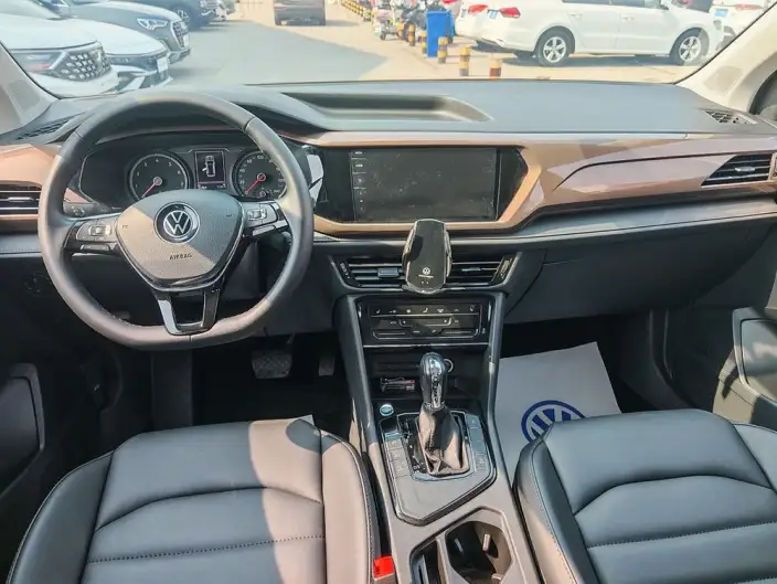 Volkswagen Tharu 2021 Model 280TSI 2WD Deluxe Edition – фото 8