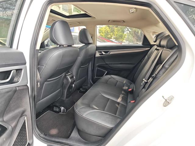 Geely Emgrand GL Модель 2018 года 1.4T автоматическое Elite Connected – фото 8