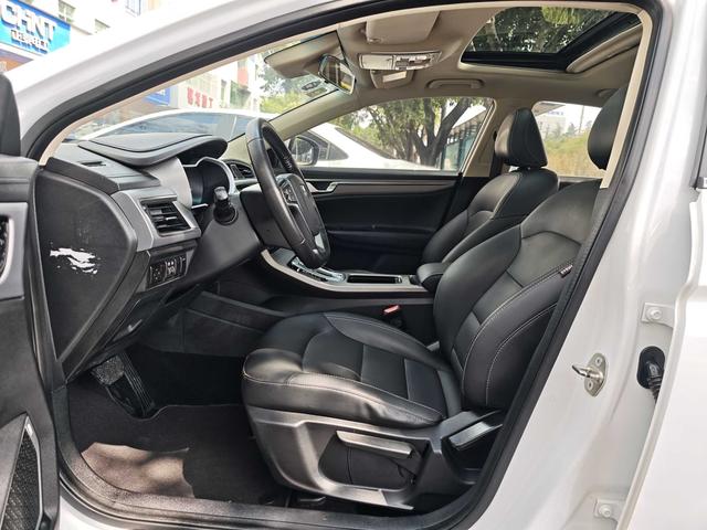 Geely Emgrand GL Модель 2018 года 1.4T автоматическое Elite Connected – фото 9