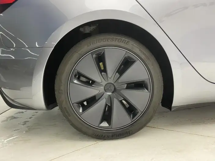 Model 3 2025 Model Facelift Rear-wheel drive version – фото 10