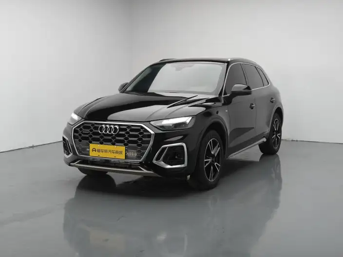Audi Q5L 2022 Model 40T Fashion Dynamic Model – фото 1