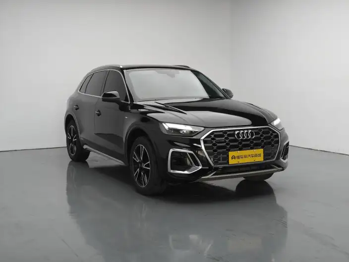 Audi Q5L 2022 Model 40T Fashion Dynamic Model – фото 3