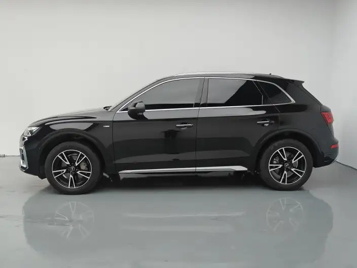 Audi Q5L 2022 Model 40T Fashion Dynamic Model – фото 4