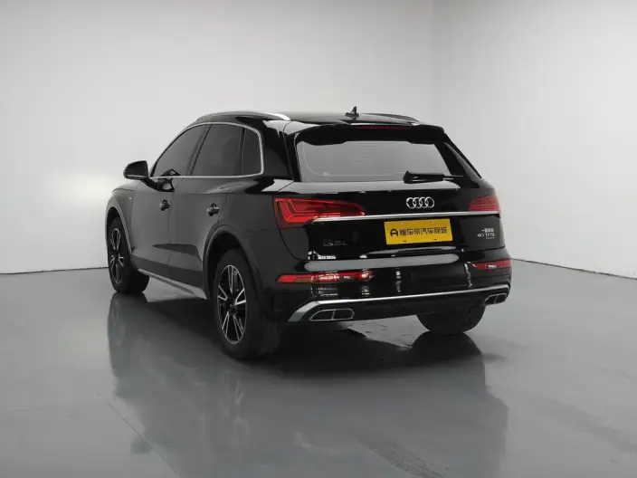 Audi Q5L 2022 Model 40T Fashion Dynamic Model – фото 5