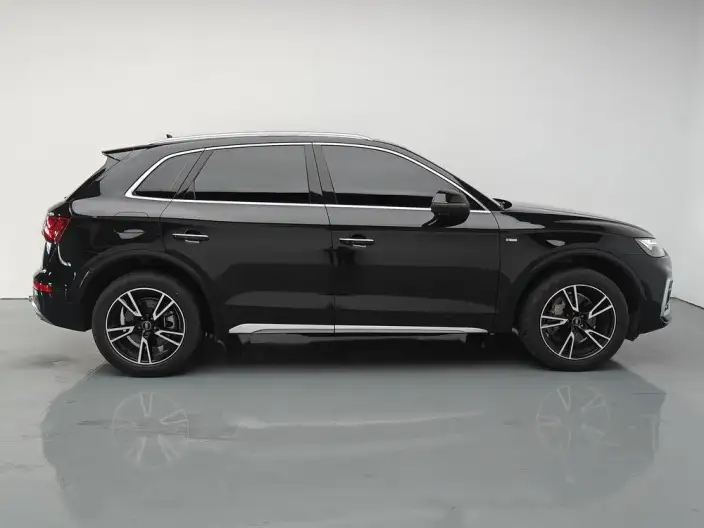 Audi Q5L 2022 Model 40T Fashion Dynamic Model – фото 8