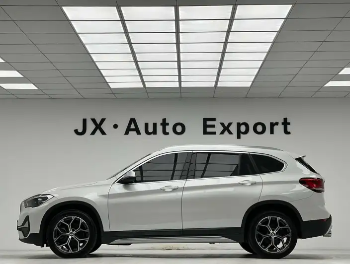 BMW X1 2022 Model sDrive20Li Exclusive Model – фото 4