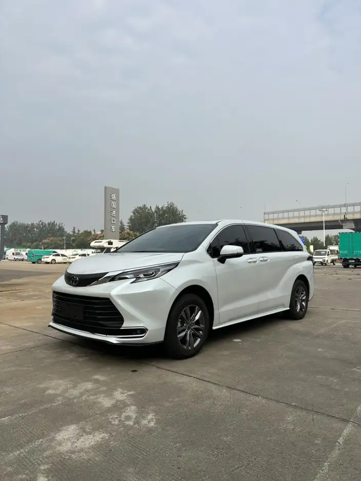 Toyota Sienna 2026 Model Hybrid 2.5L Comfort Edition – фото 1