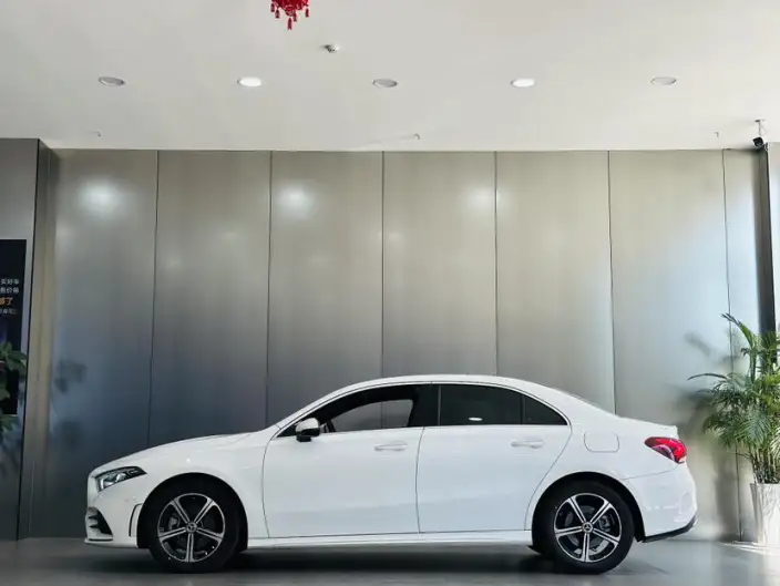 Mercedes-Benz A-class 2022 Model Facelift A 200 L Sports sedan Fashion Edition – фото 4