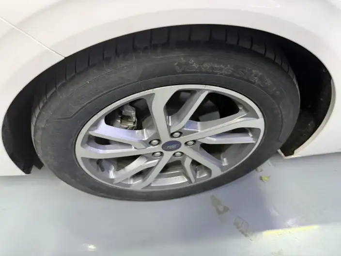Ford Mondeo 2023 Model EcoBoost 245 Luxury Model – фото 9