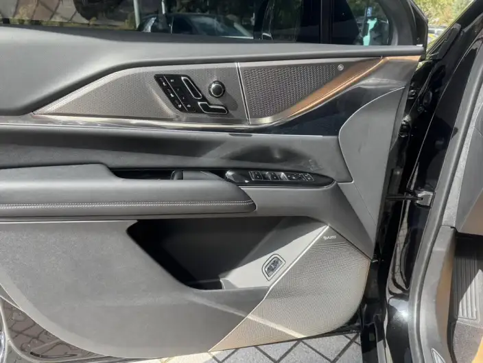 Cadillac XT5 2026 Model 28T 4WD Noble Model – фото 7