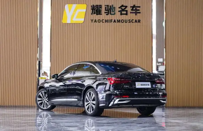 Audi A6L 2023 Model Facelift 45 TFSI quattro Exclusive Dynamic Model – фото 4