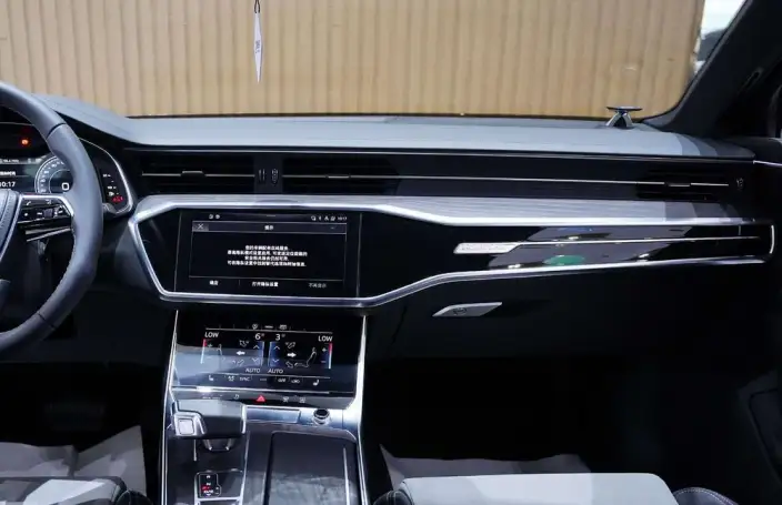 Audi A6L 2023 Model Facelift 45 TFSI quattro Exclusive Dynamic Model – фото 6