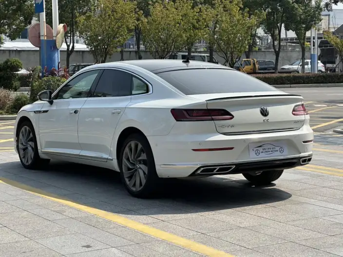 Volkswagen CC 2023 Model 380TSI Eye-catching version – фото 5