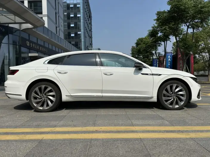 Volkswagen CC 2023 Model 380TSI Eye-catching version – фото 8