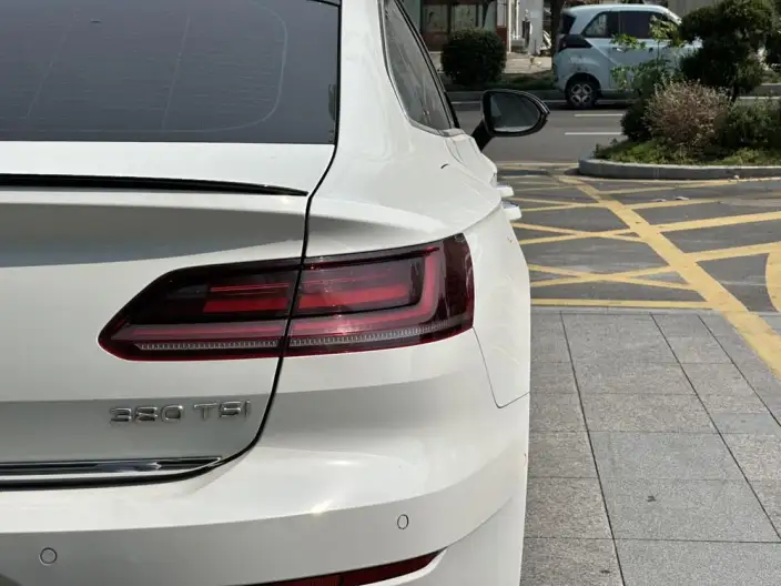 Volkswagen CC 2023 Model 380TSI Eye-catching version – фото 10