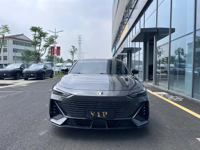Changan UNI-V 2022 Model 1.5T Smart Pilot Model – фото 2