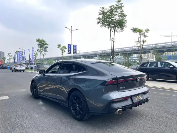 Changan UNI-V 2022 Model 1.5T Smart Pilot Model – фото 4