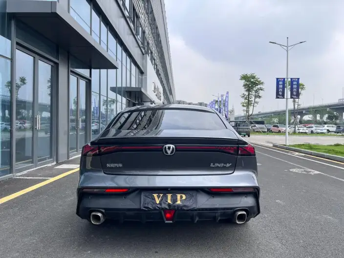 Changan UNI-V 2022 Model 1.5T Smart Pilot Model – фото 5