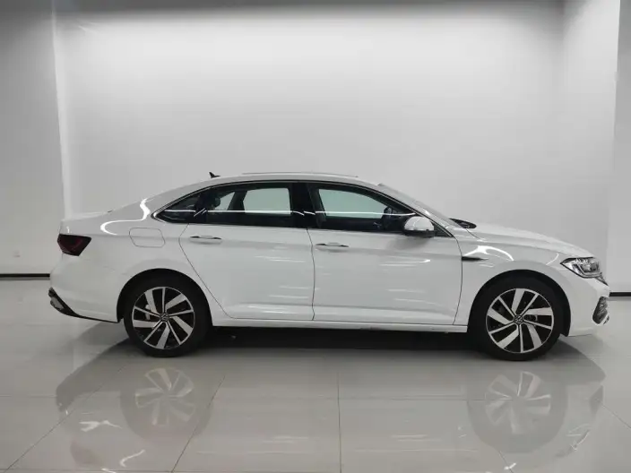 Volkswagen Sagitar 2025 Model 300TSI DSG Beyond Edition – фото 5
