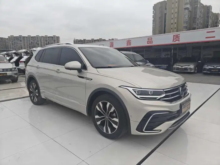 Volkswagen Tiguan L 2022 Model 330TSI Automatic 2WD R-Line Enjoy the version more – фото 3