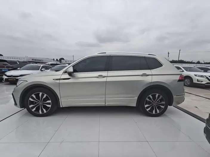 Volkswagen Tiguan L 2022 Model 330TSI Automatic 2WD R-Line Enjoy the version more – фото 4