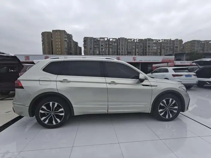 Volkswagen Tiguan L 2022 Model 330TSI Automatic 2WD R-Line Enjoy the version more – фото 8