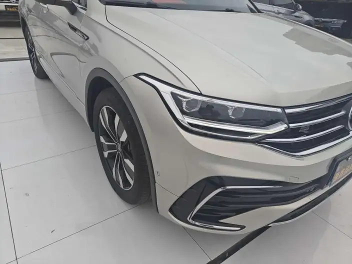 Volkswagen Tiguan L 2022 Model 330TSI Automatic 2WD R-Line Enjoy the version more – фото 9