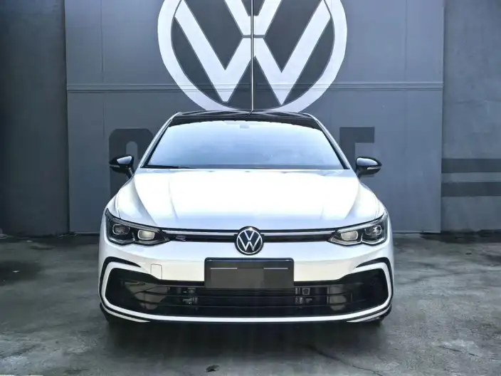Volkswagen Golf 2023 Model 280TSI DSG R-Line – фото 2