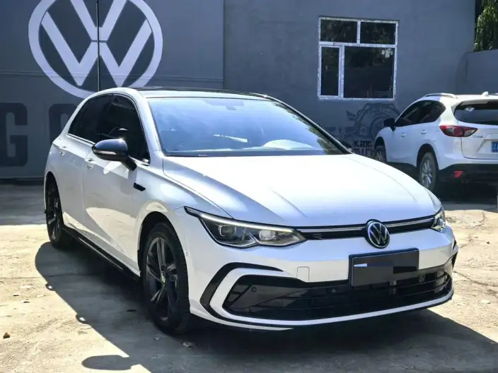 Volkswagen Golf 2023 Model 280TSI DSG R-Line – фото 3