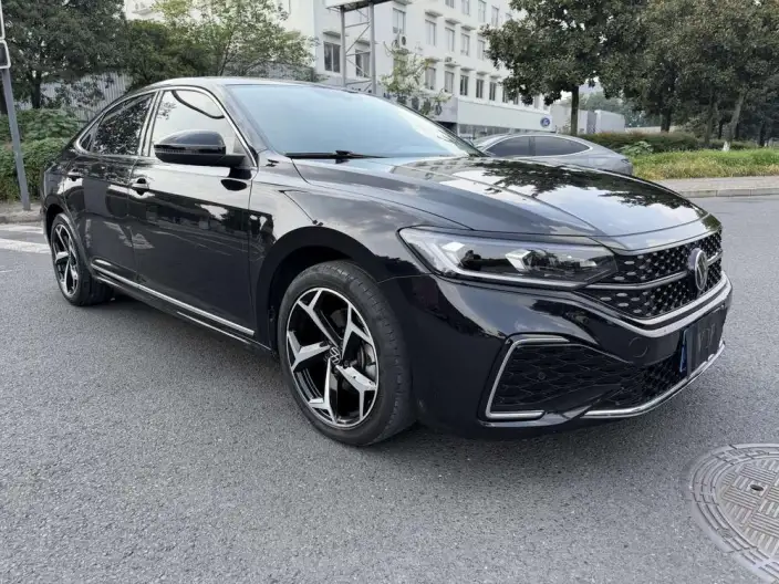 Volkswagen Passat 2023 Model Facelift 330TSI Starry sky Elite Edition – фото 3