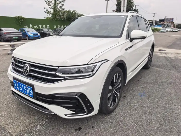 Volkswagen Tiguan L 2022 Model 330TSI Automatic 2WD R-Line Enjoy the version more – фото 1