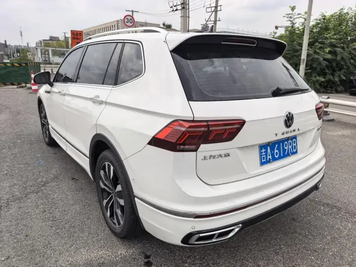 Volkswagen Tiguan L 2022 Model 330TSI Automatic 2WD R-Line Enjoy the version more – фото 4